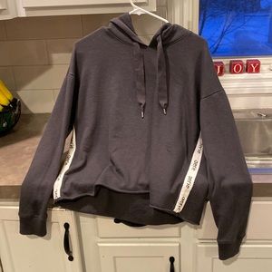 Arie size M sweatshirt